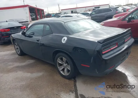 2016 Dodge Challenger Sxt z USA, uszkodzony, nr VIN 2C3CDZAG9GH114011